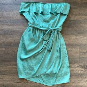 2/$15 Lush green strapless dress medium ruffle tie waist